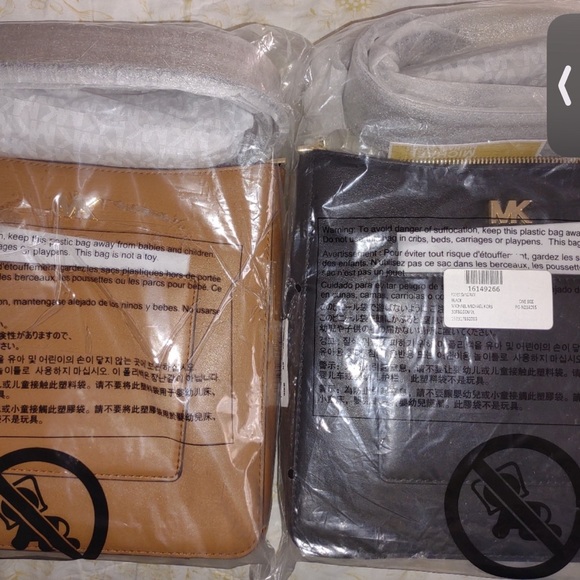 Michael Kors Gloria Messenger Leather Crossbody Bag - Picture 10 of 10